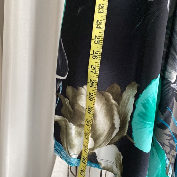 Beautiful dress, tunic even good for pregnancy a polyester and spandex. - Picture 7 of 9